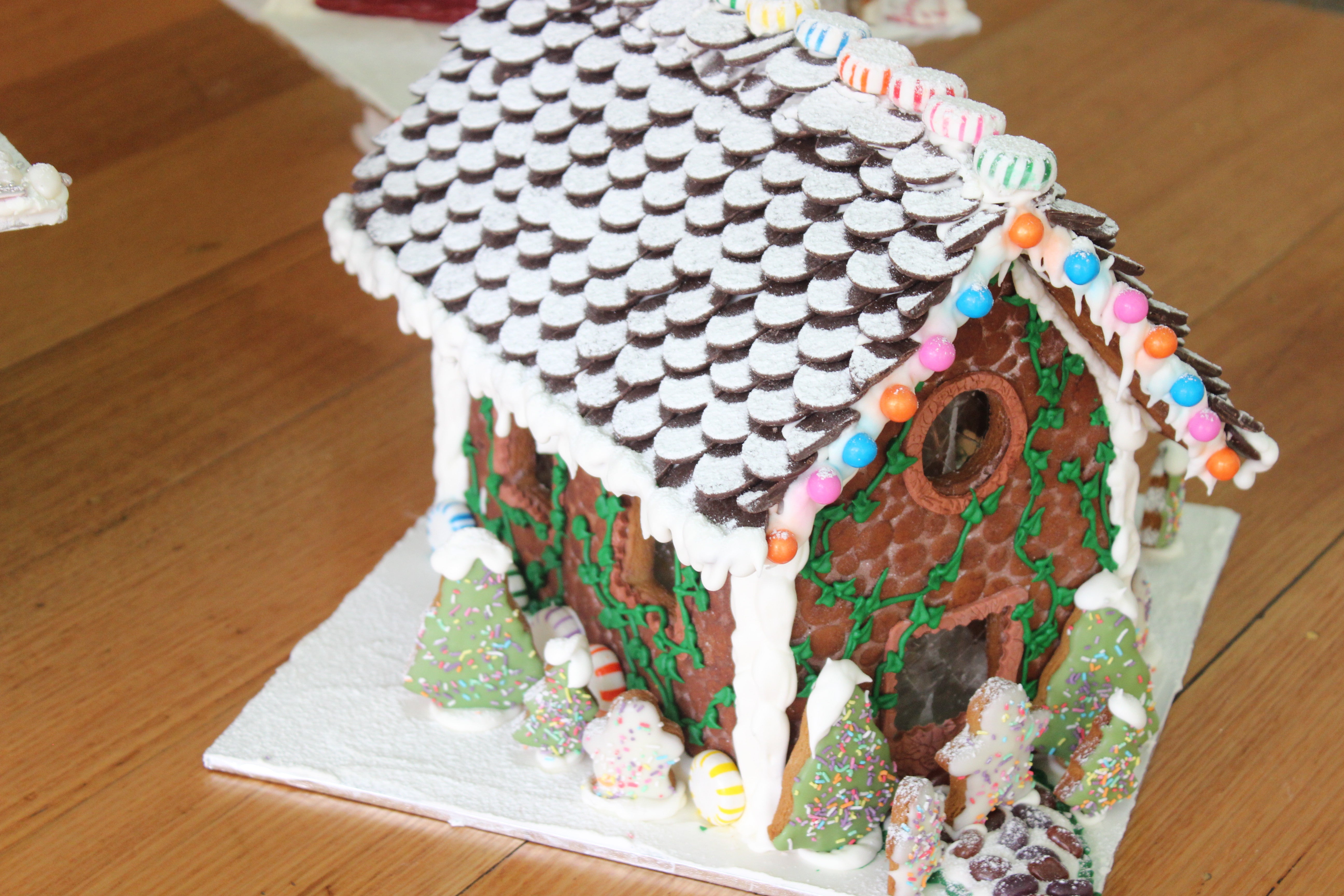 Deluxe Gingerbread House Making Sunday 9th November 1-4pm