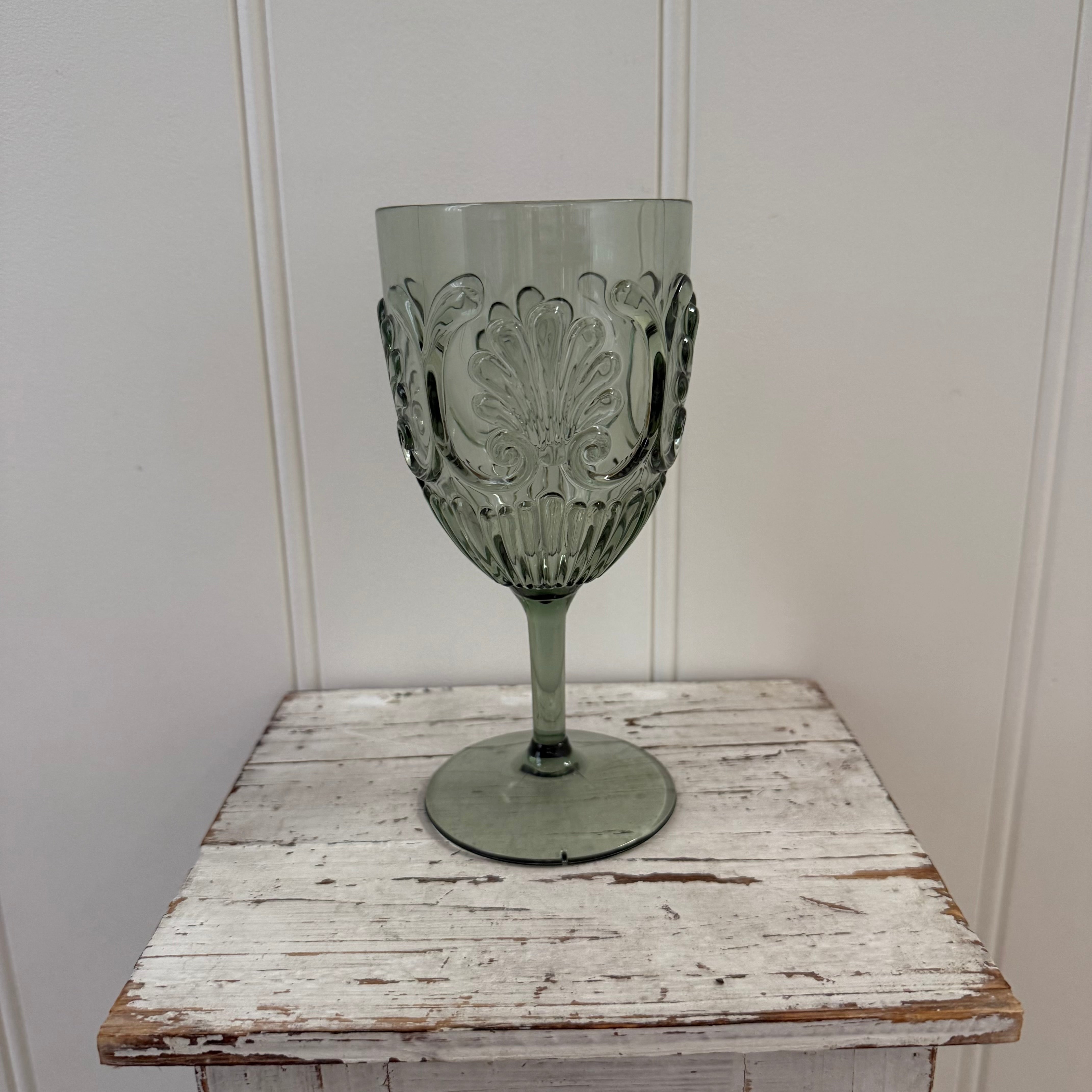 Green Vintage Wine (plastic)