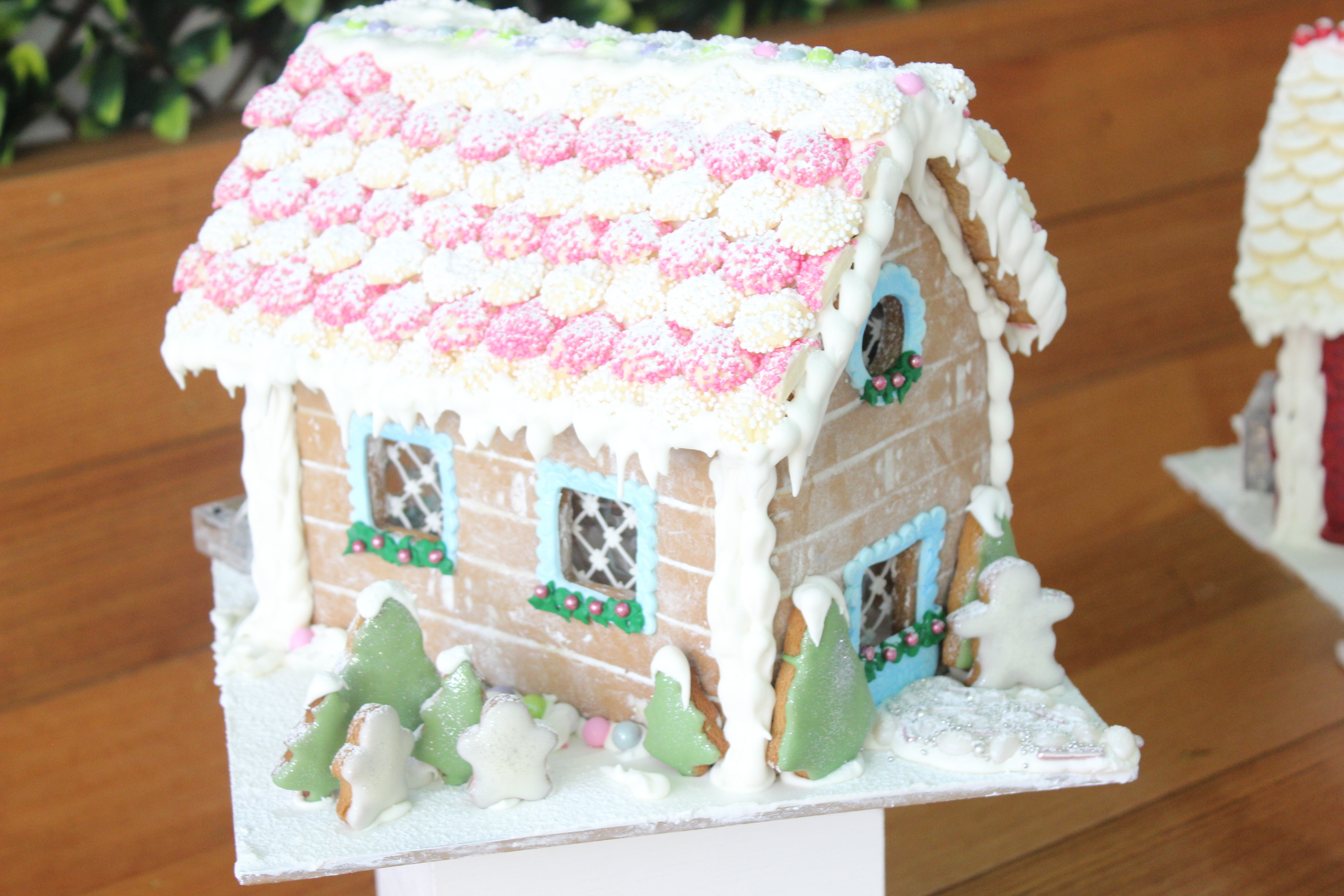 Deluxe Gingerbread House Making Sunday 9th November 1-4pm