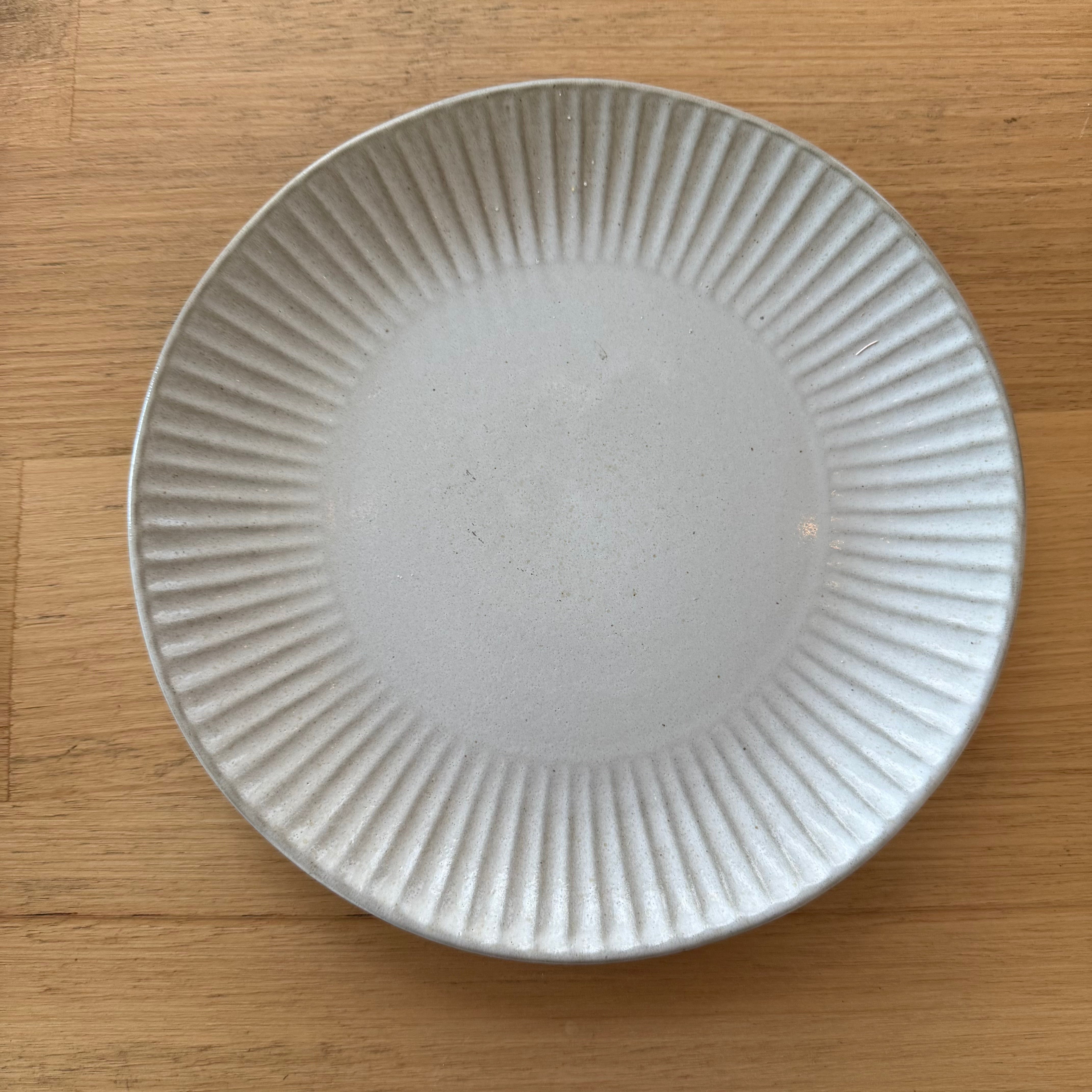 Lined Natural Dinner Plate