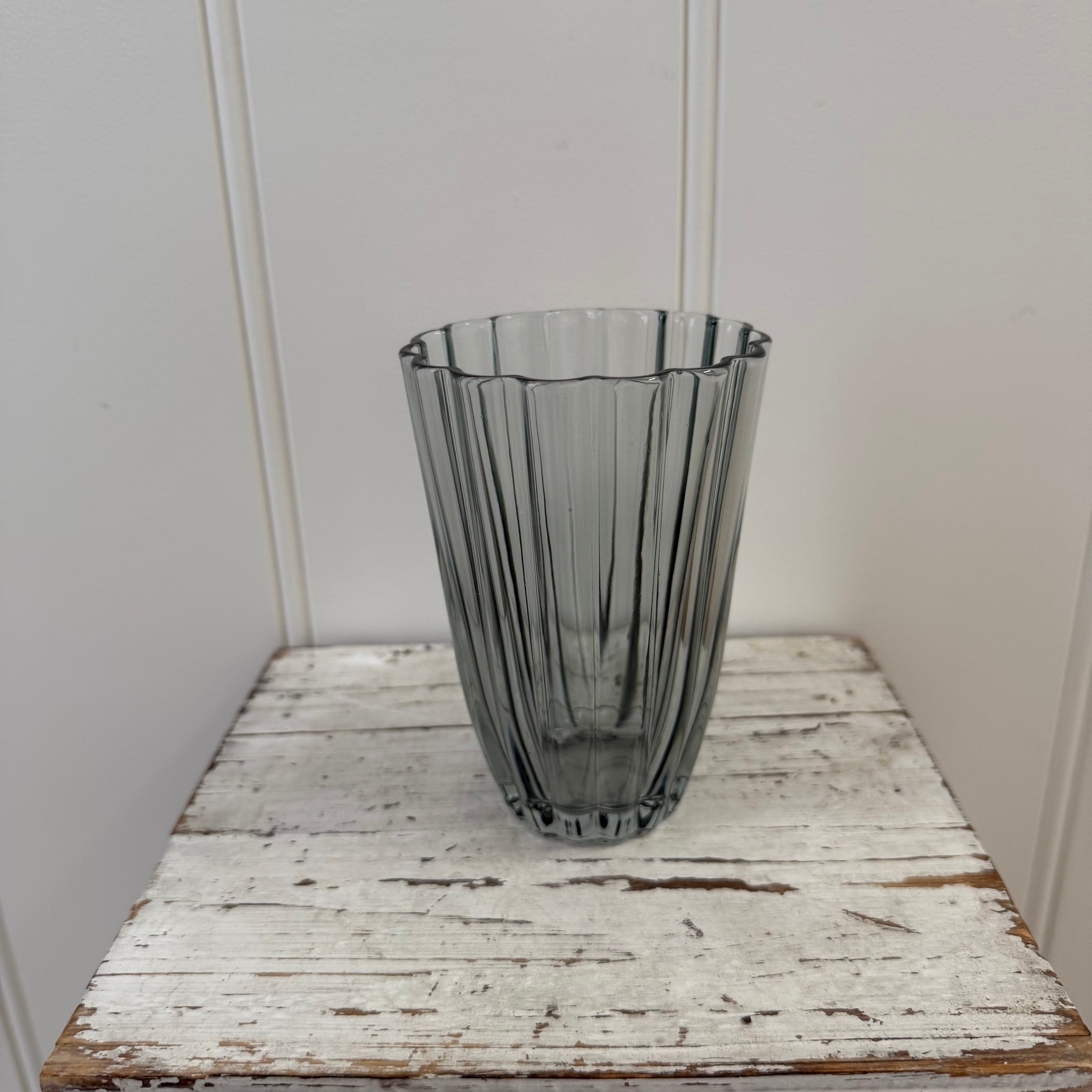 Charcoal Ruffle Water Glass