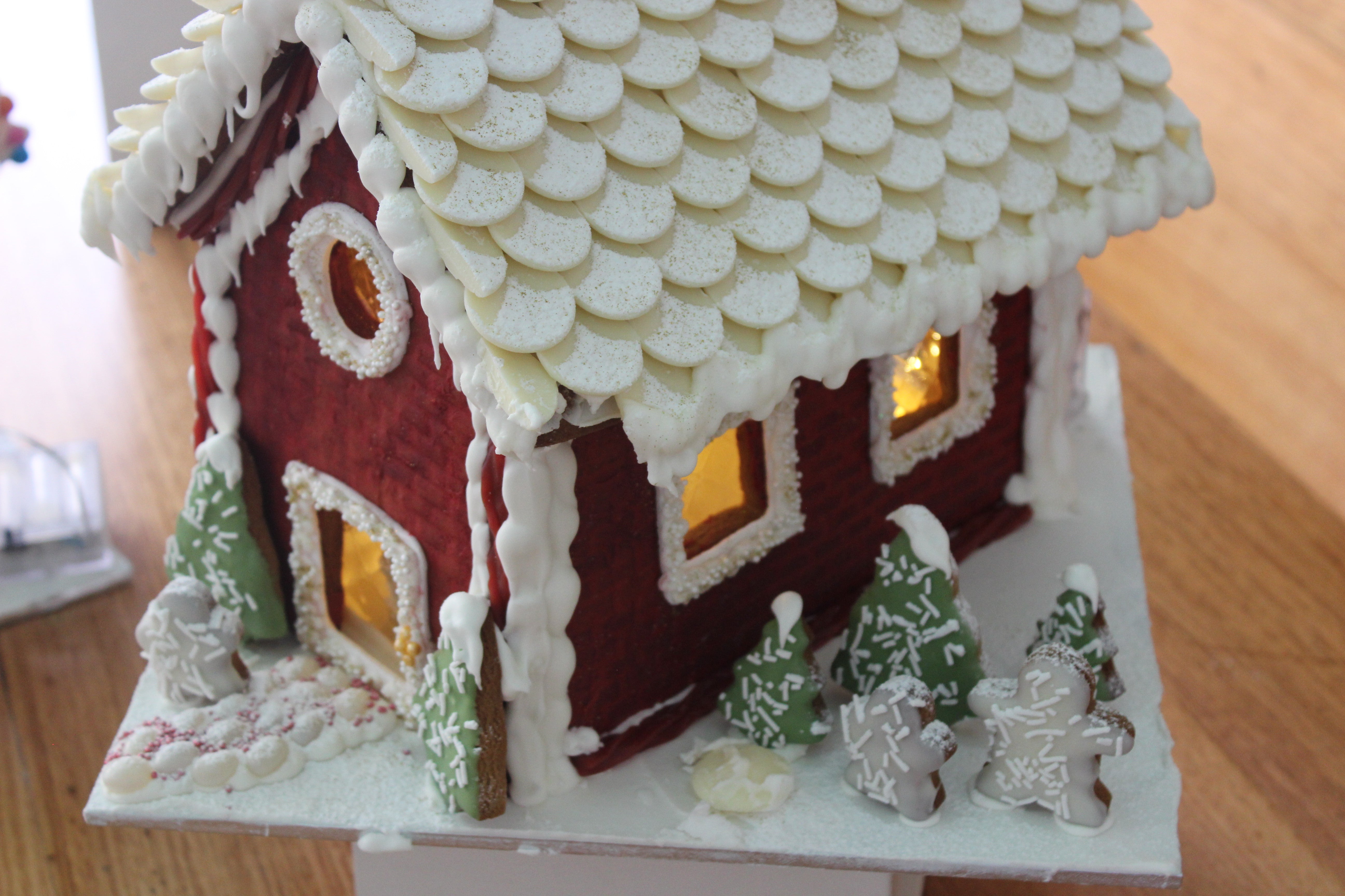 Deluxe Gingerbread House Making Sunday 9th November 1-4pm
