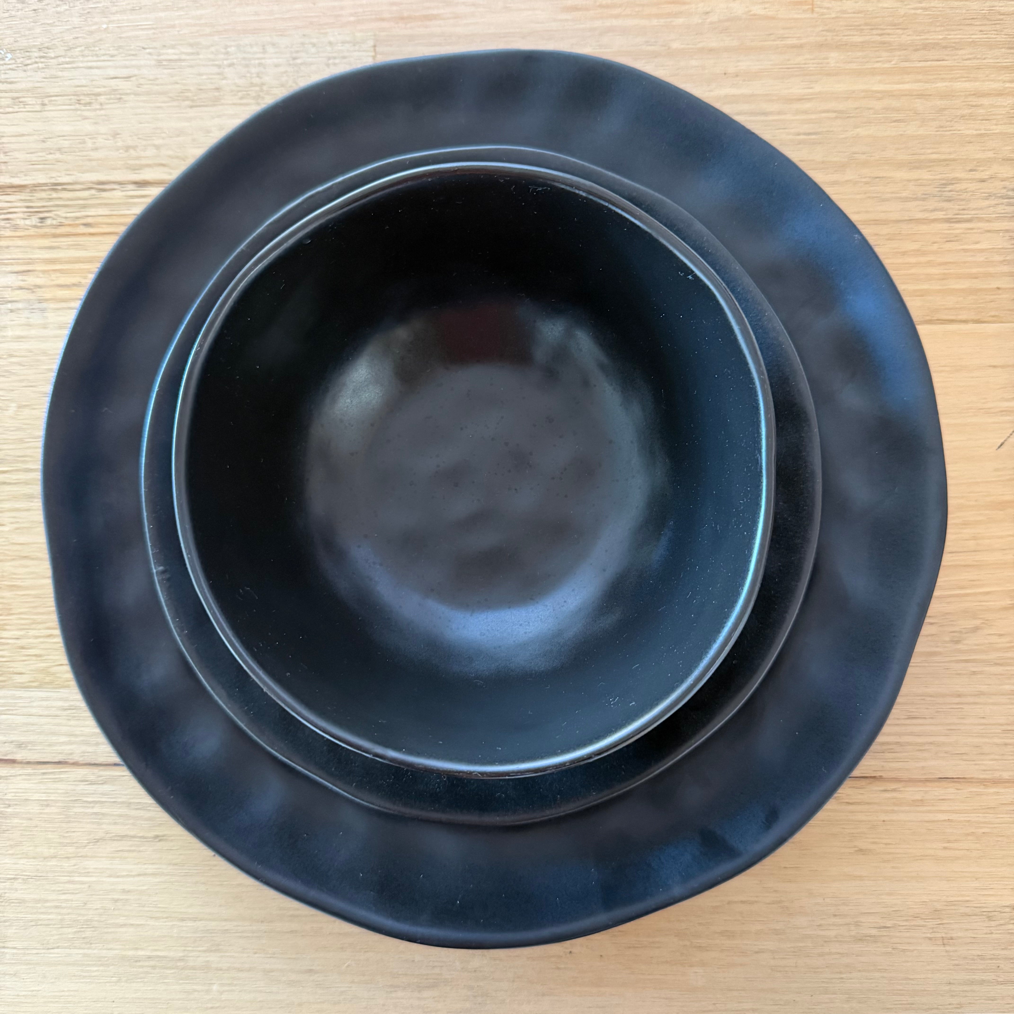 Black Hammered Dinner Plate